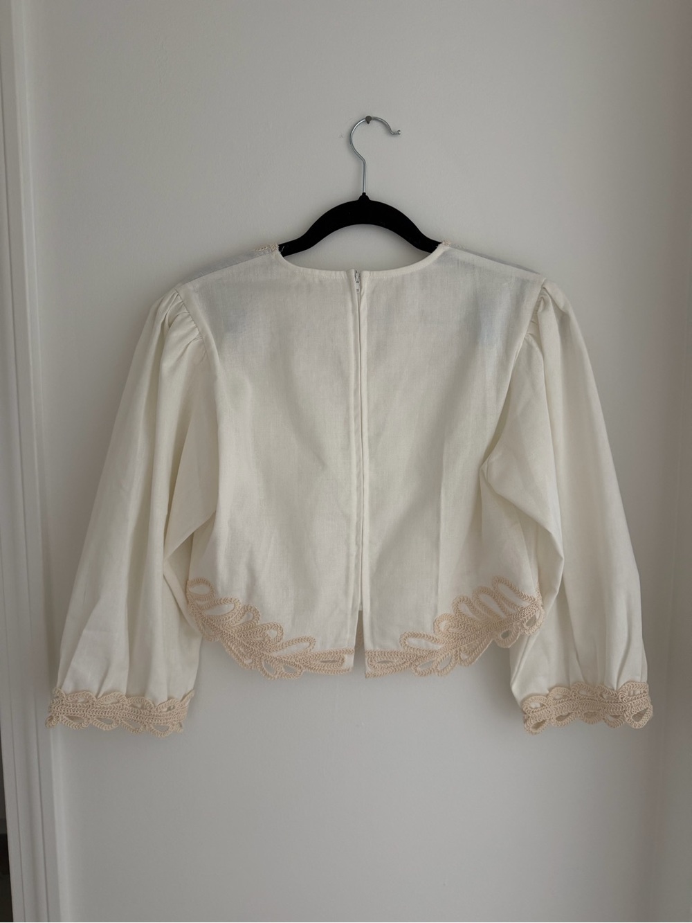NWT - Vici Collection - Two Piece Mini Skirt Set - White & Cream - Picture 4 of 7